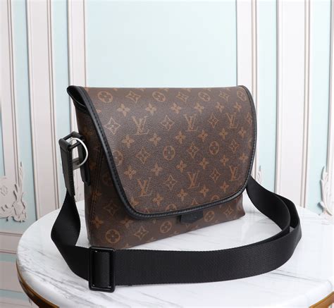 borsette louis vuitton uomo|louis vuitton bags for men.